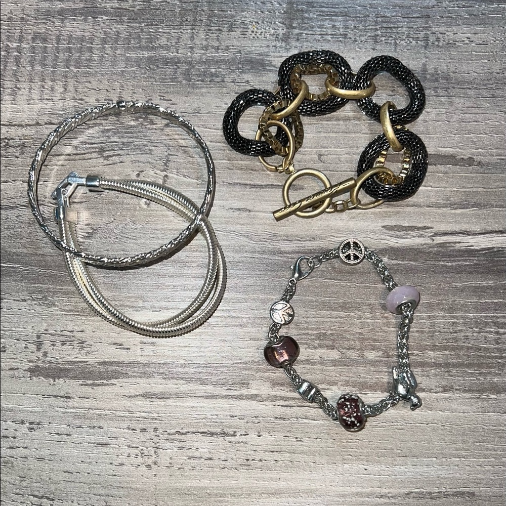 Bracelet lot
